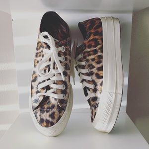 Converse Leopard Platform sneakers sz: 6.5